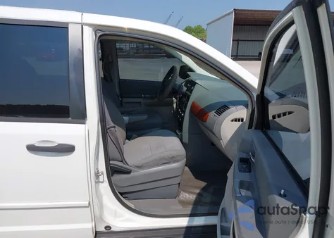2008 Chrysler Town & Country Lx из США, поврежденный, VIN 2A8HR44H28R750557